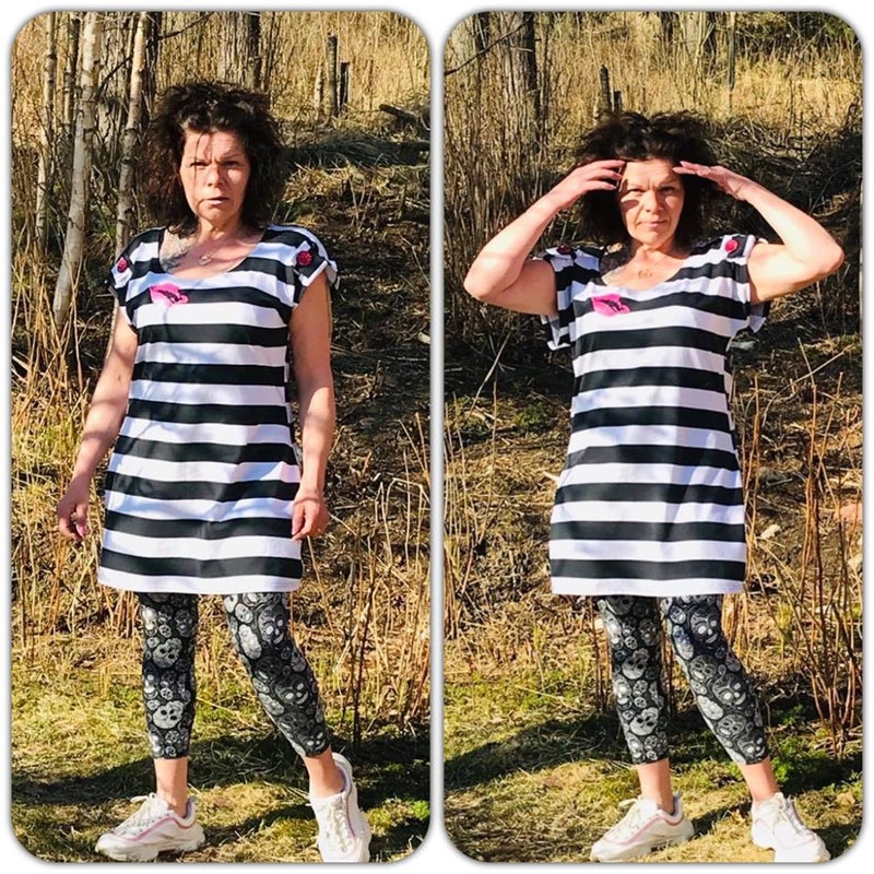 Teeppamekko suoralla helmalla